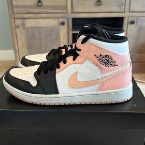 Jordan 1 Mid